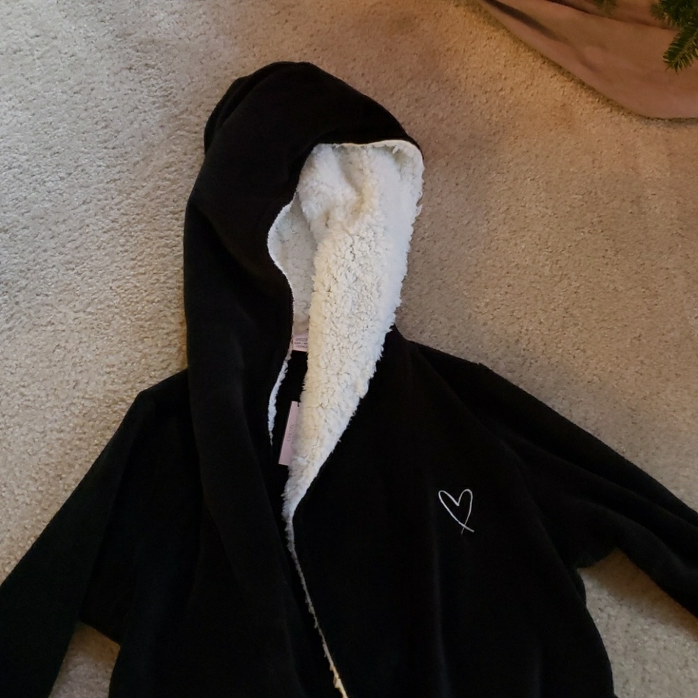 Victoria Secret fuzzy winter month robe